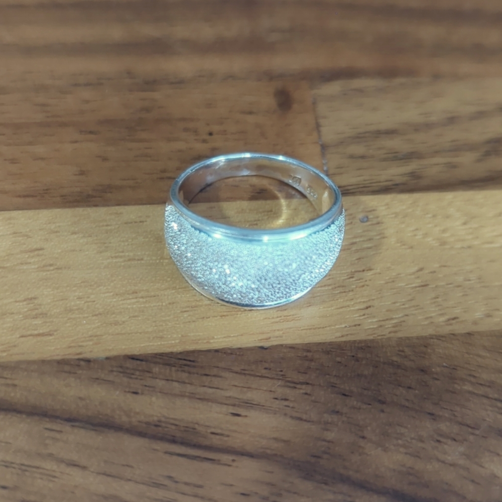 Sterling silver 925 dome textured ring size 8
